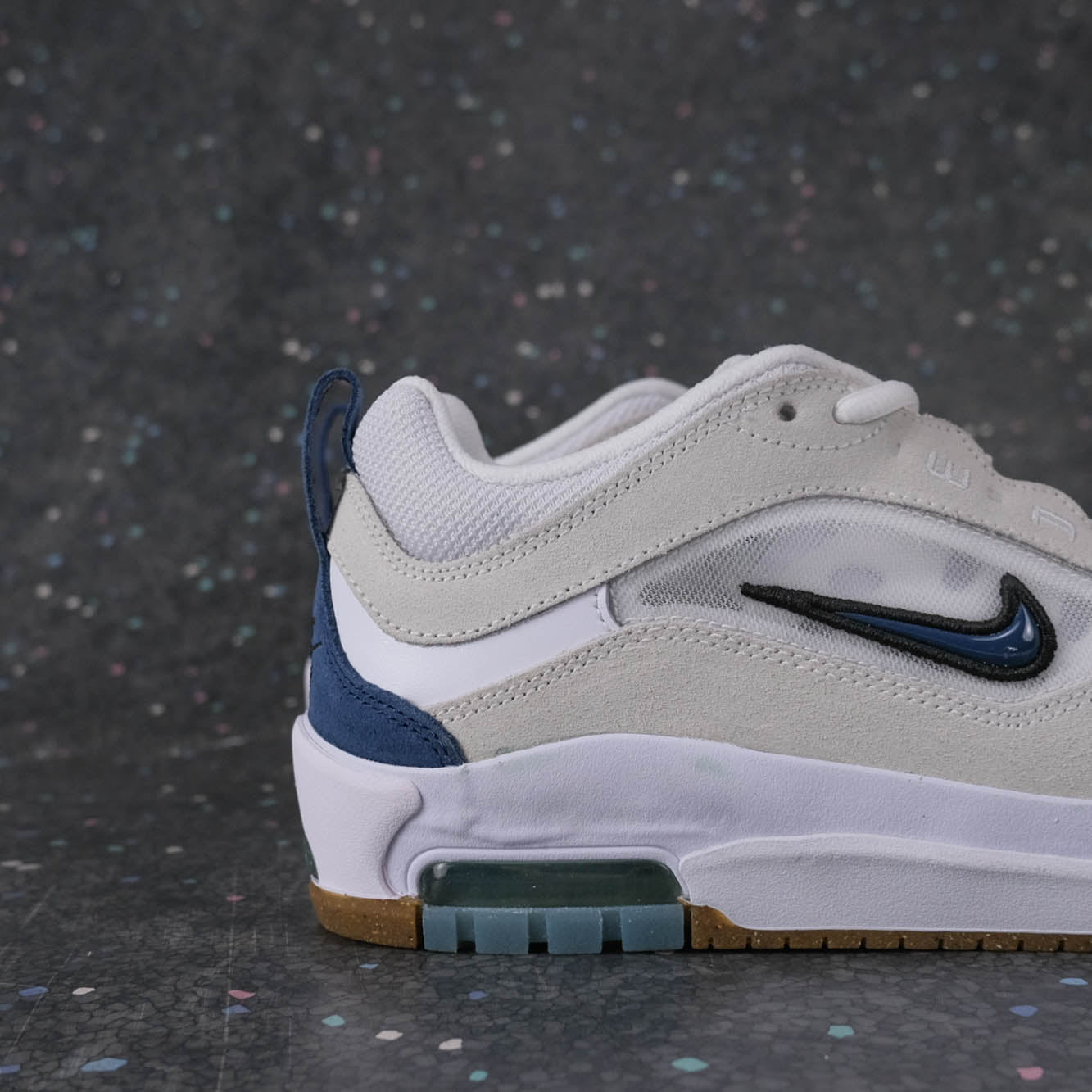 Nike Air Max Ishod - White/Navy-Summit White-Black