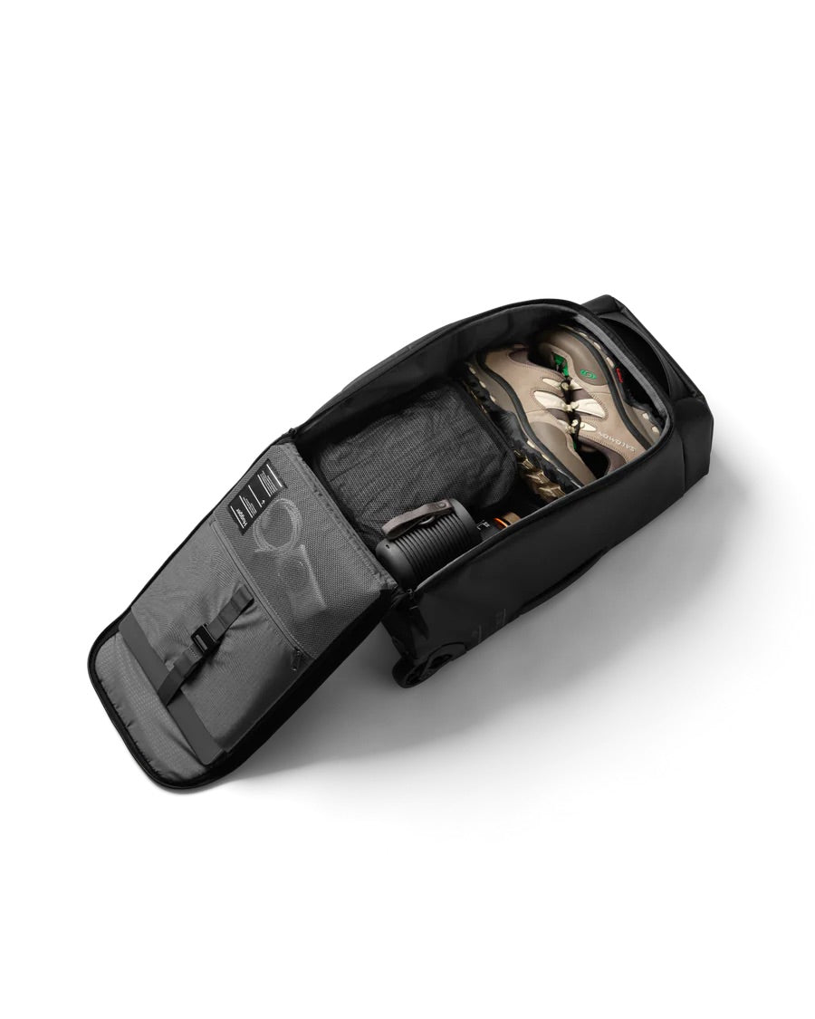 Hugger Roller Bag Carry-On 40L - Black Out