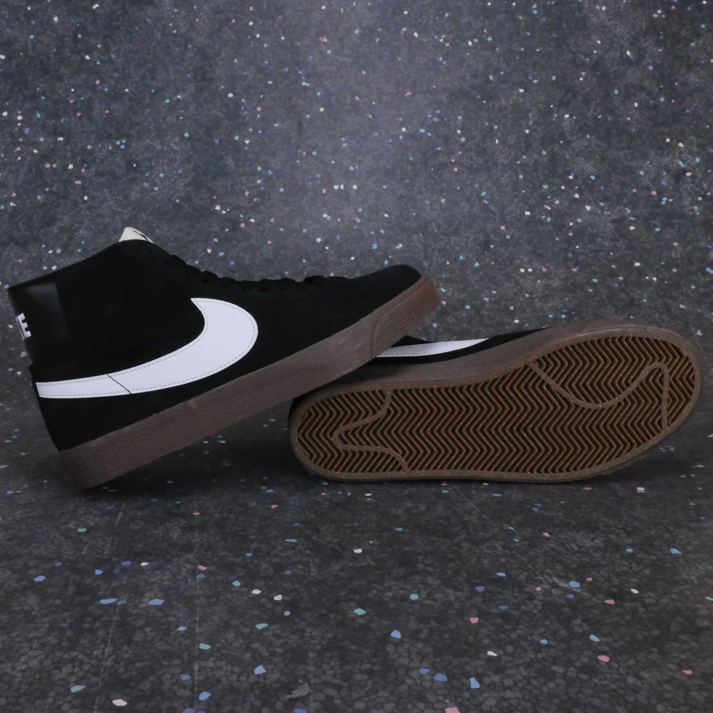 Nike SB Zoom Blazer Mid - Black/White/Gum