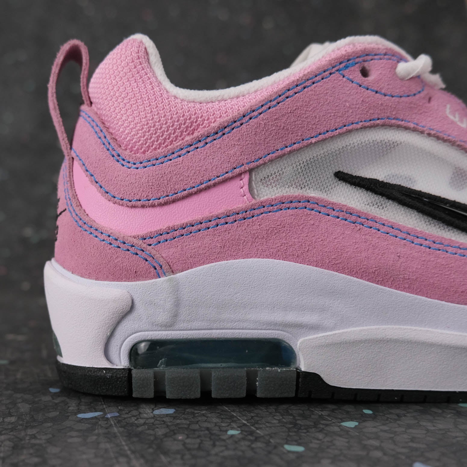 Nike Air Max Ishod - Pink Foam
