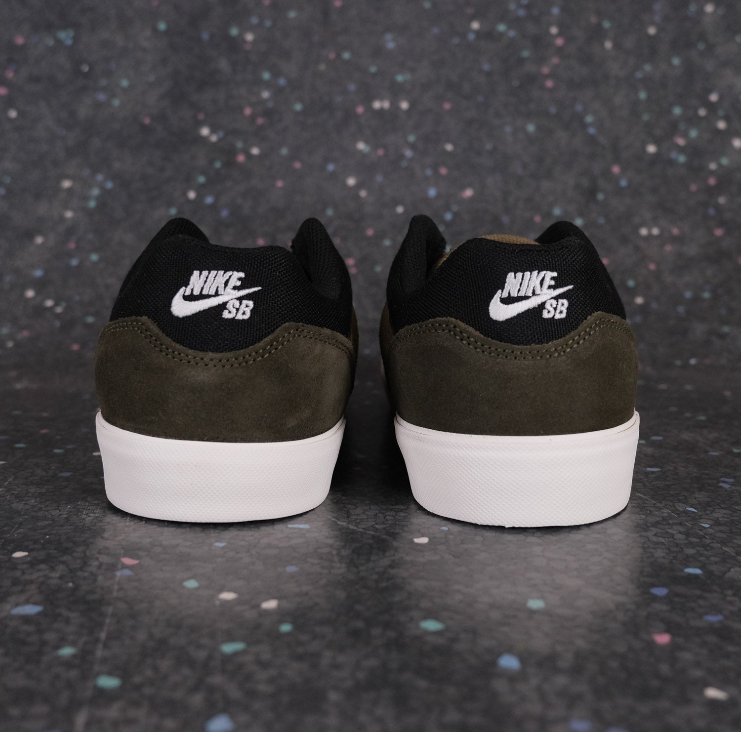 Nike SB Malor - Medium Olive/Sail-Cargo