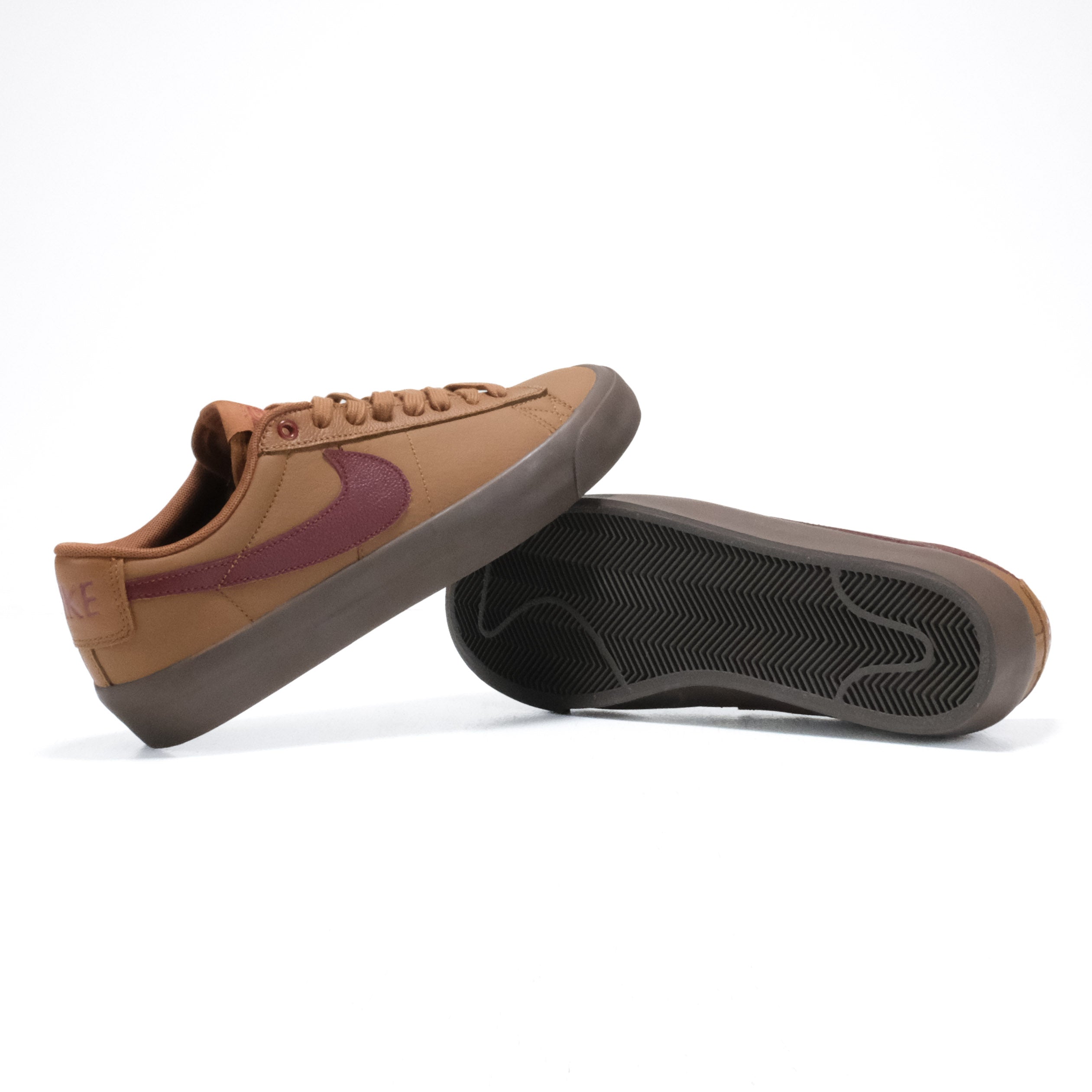 Nike SB Blazer Low Pro GT - Lt British Tan/Dark Team Red
