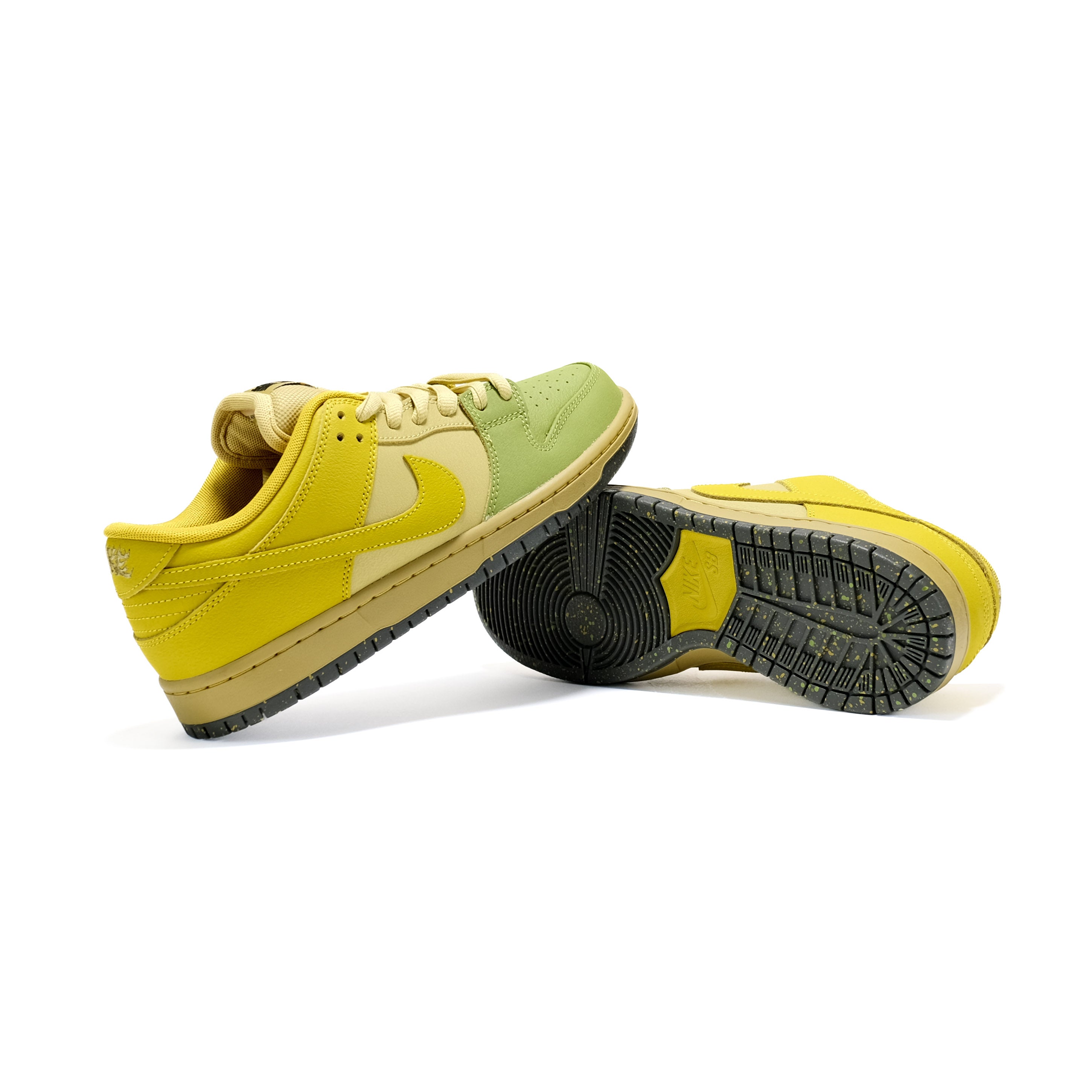 Nike SB Dunk Low Pro - Saffron Quartz/Saffron Quartz-Pear