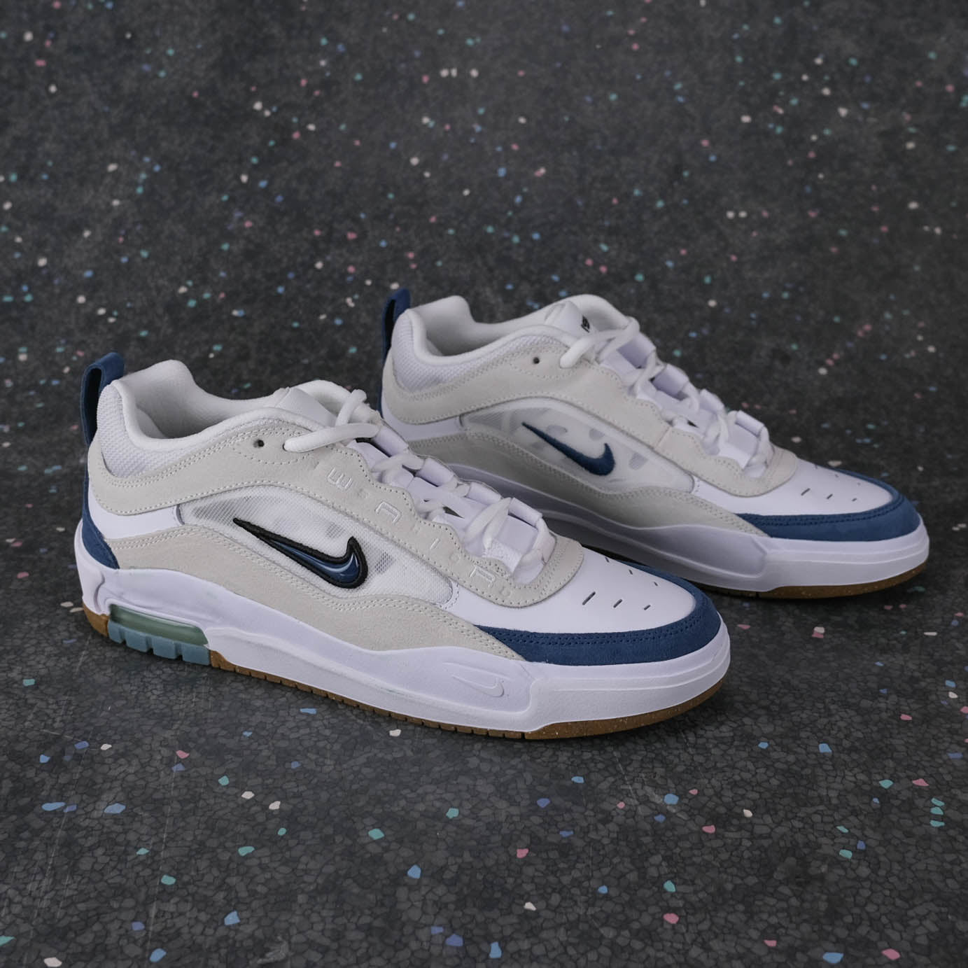 Nike Air Max Ishod - White/Navy-Summit White-Black