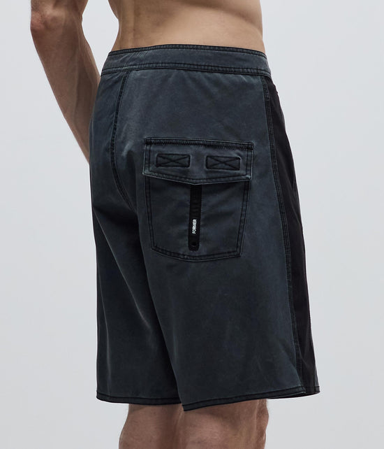 Team 19" Trunk - Black