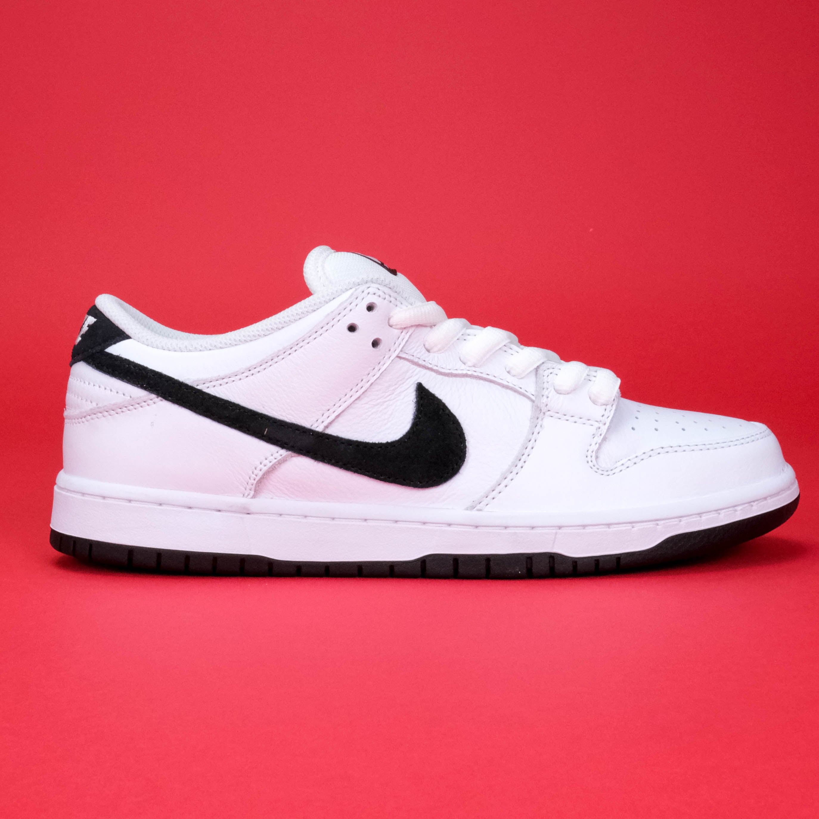 Nike SB Dunk Low Pro - White/Black