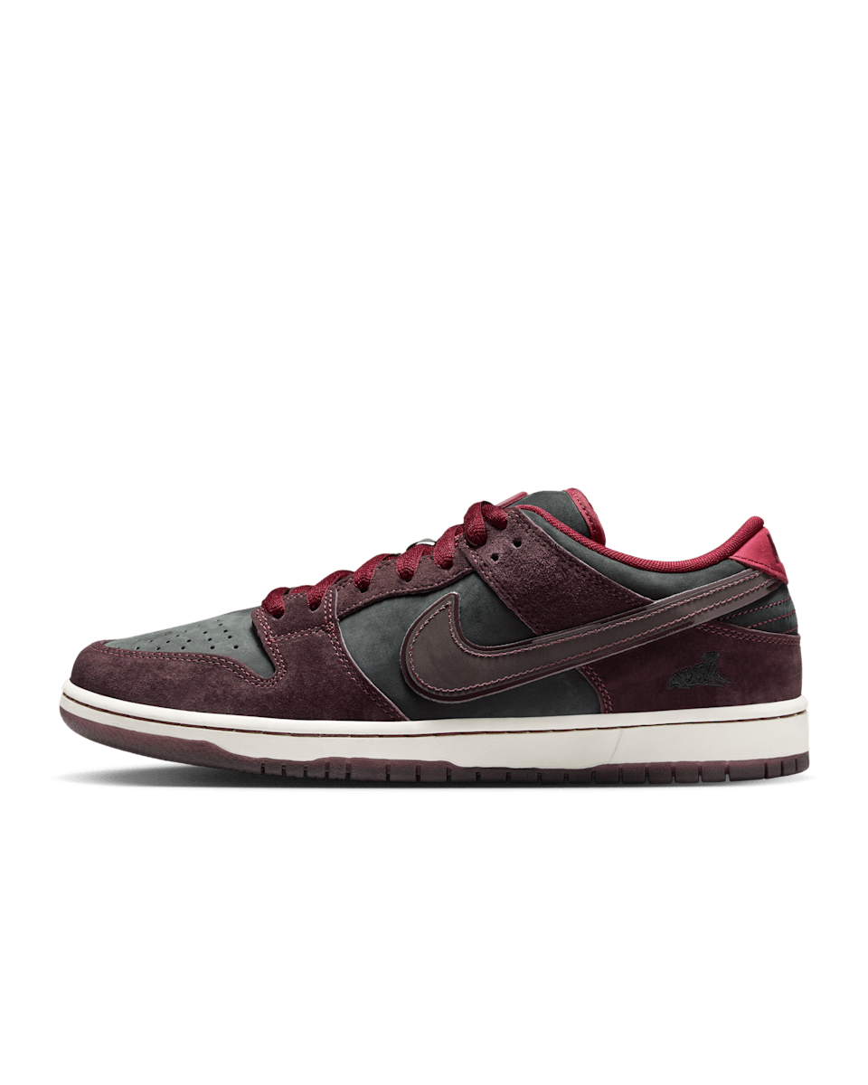 Nike SB Dunk Low Pro QS - Mahogany/Dark Beetroot-Team Red-Sail