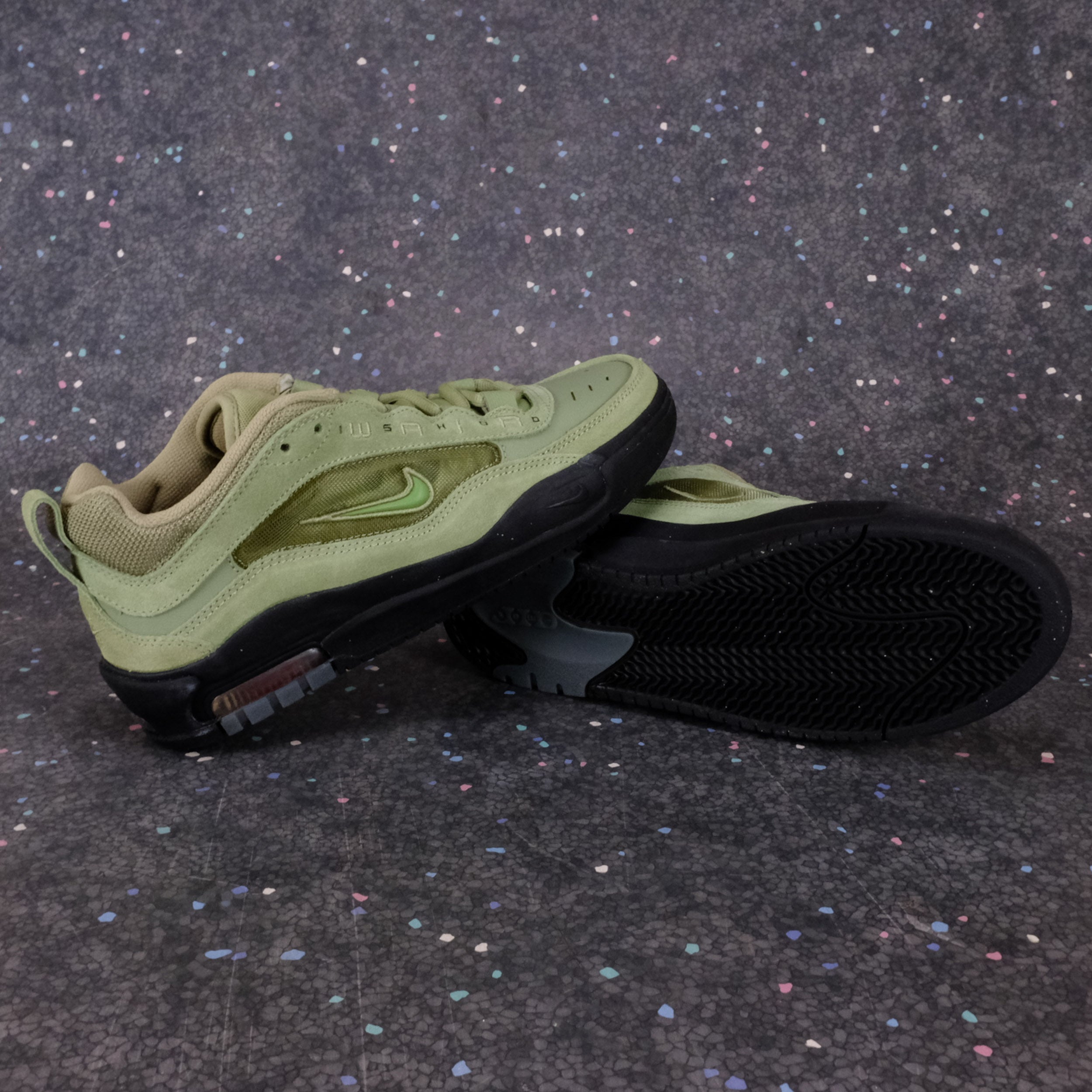 Nike Air Max Ishod - Oil Green