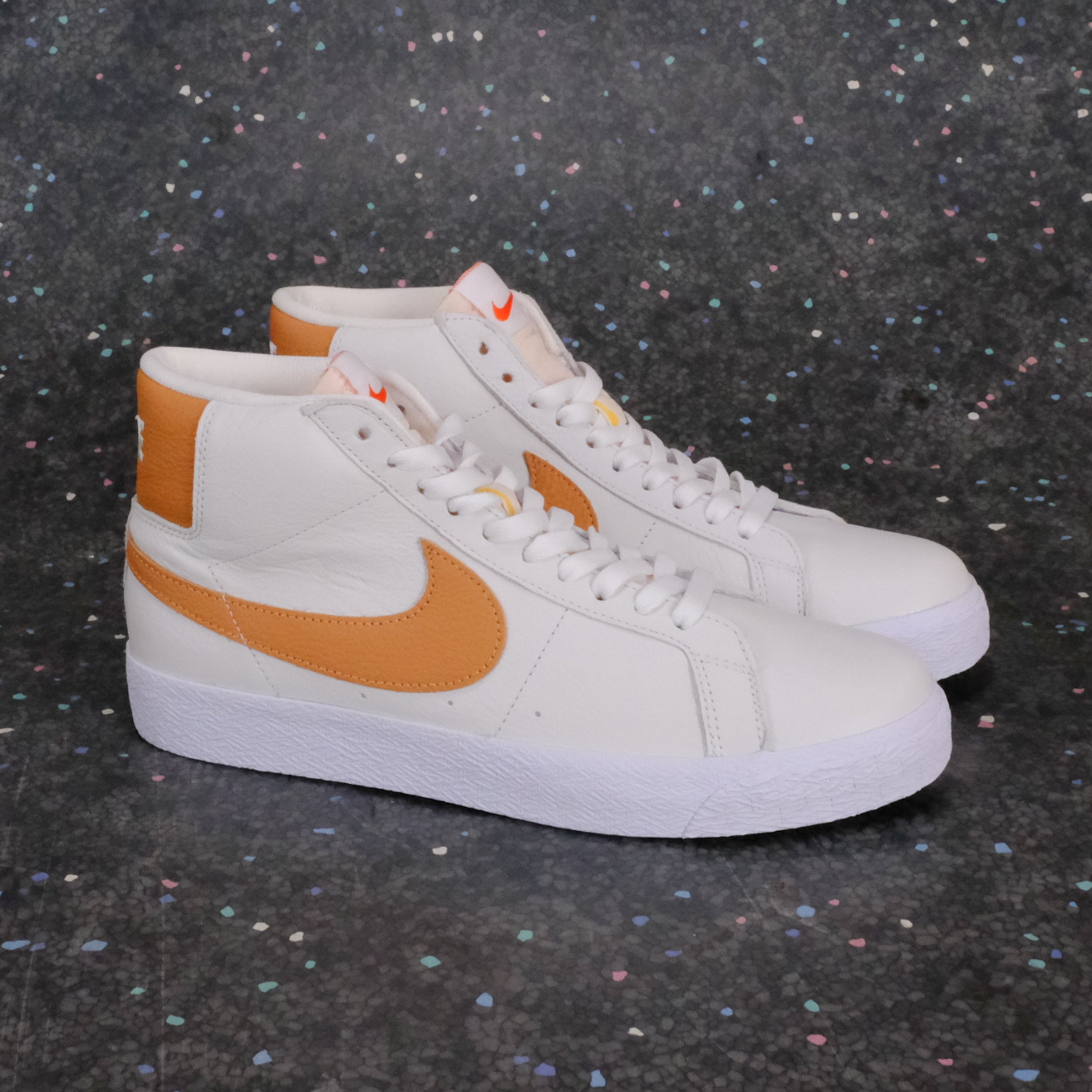 Nike sb zoom blazer mid white celestial gold hotsell