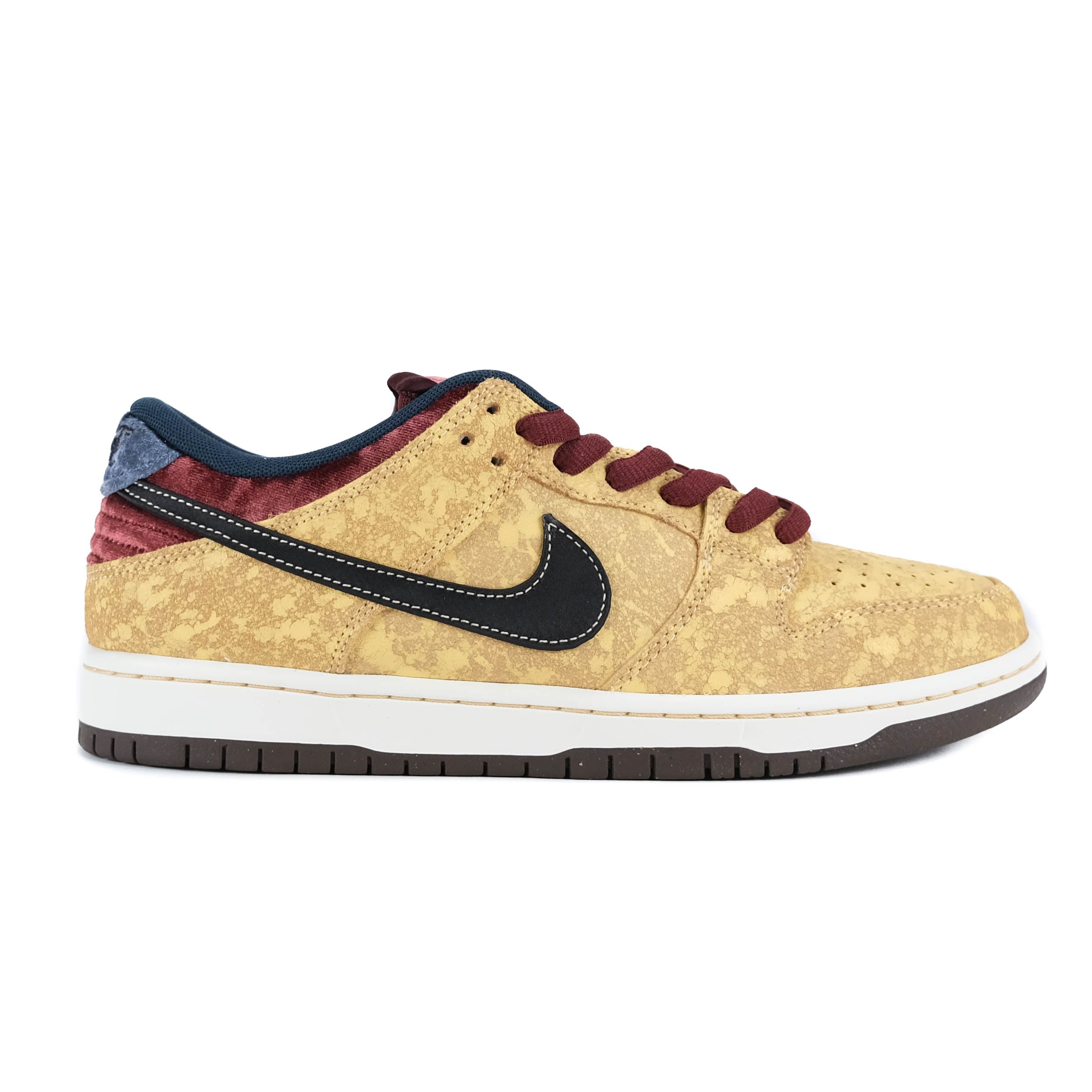 Nike sb dunks black and yellow best sale