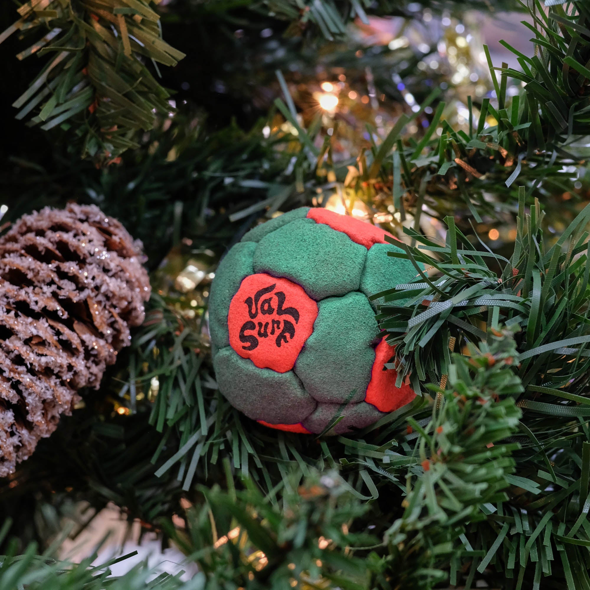 Val Surf Footbag - Mistletoe