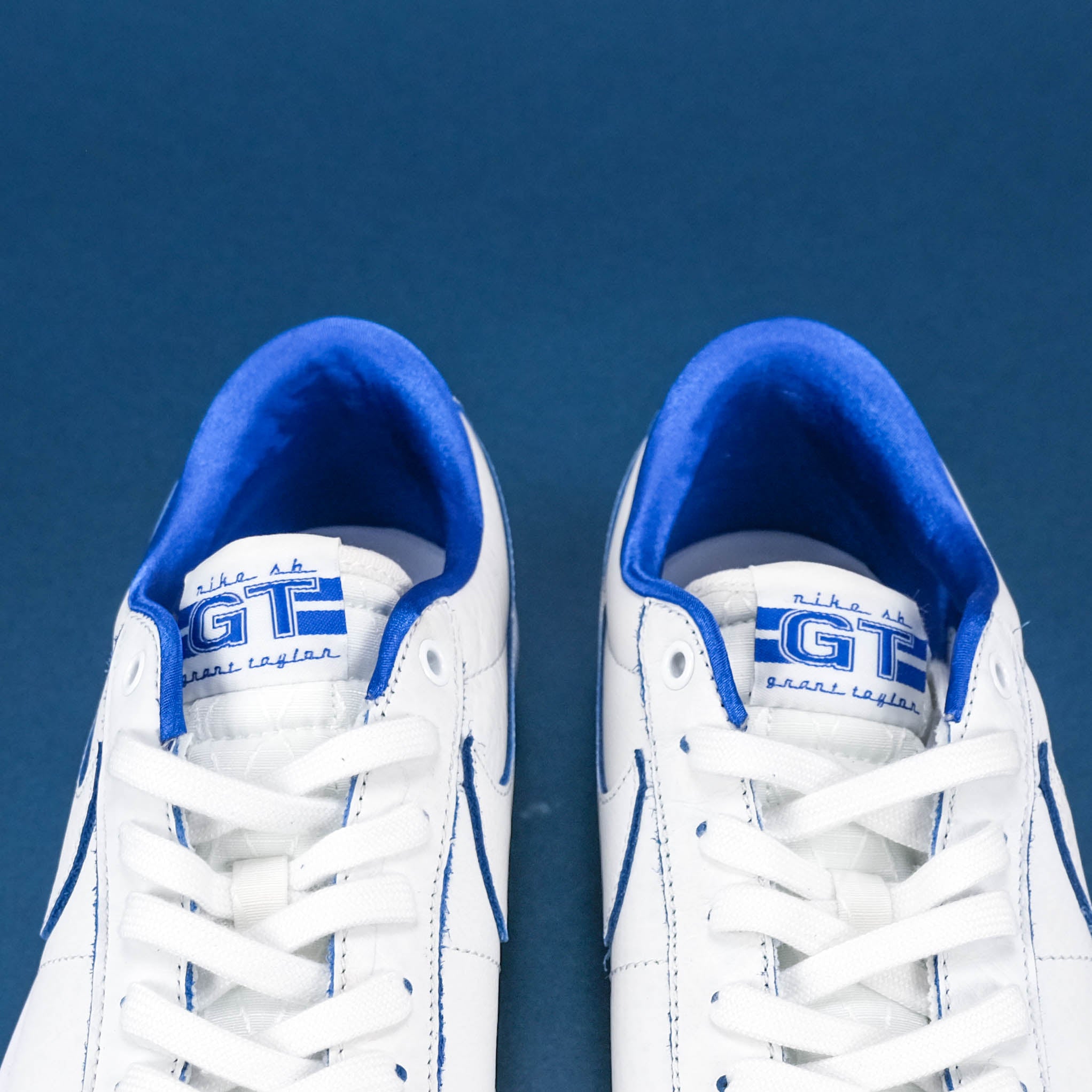 SB Blazer Low Pro GT PRM - Summit White/Game Royal-Summit White