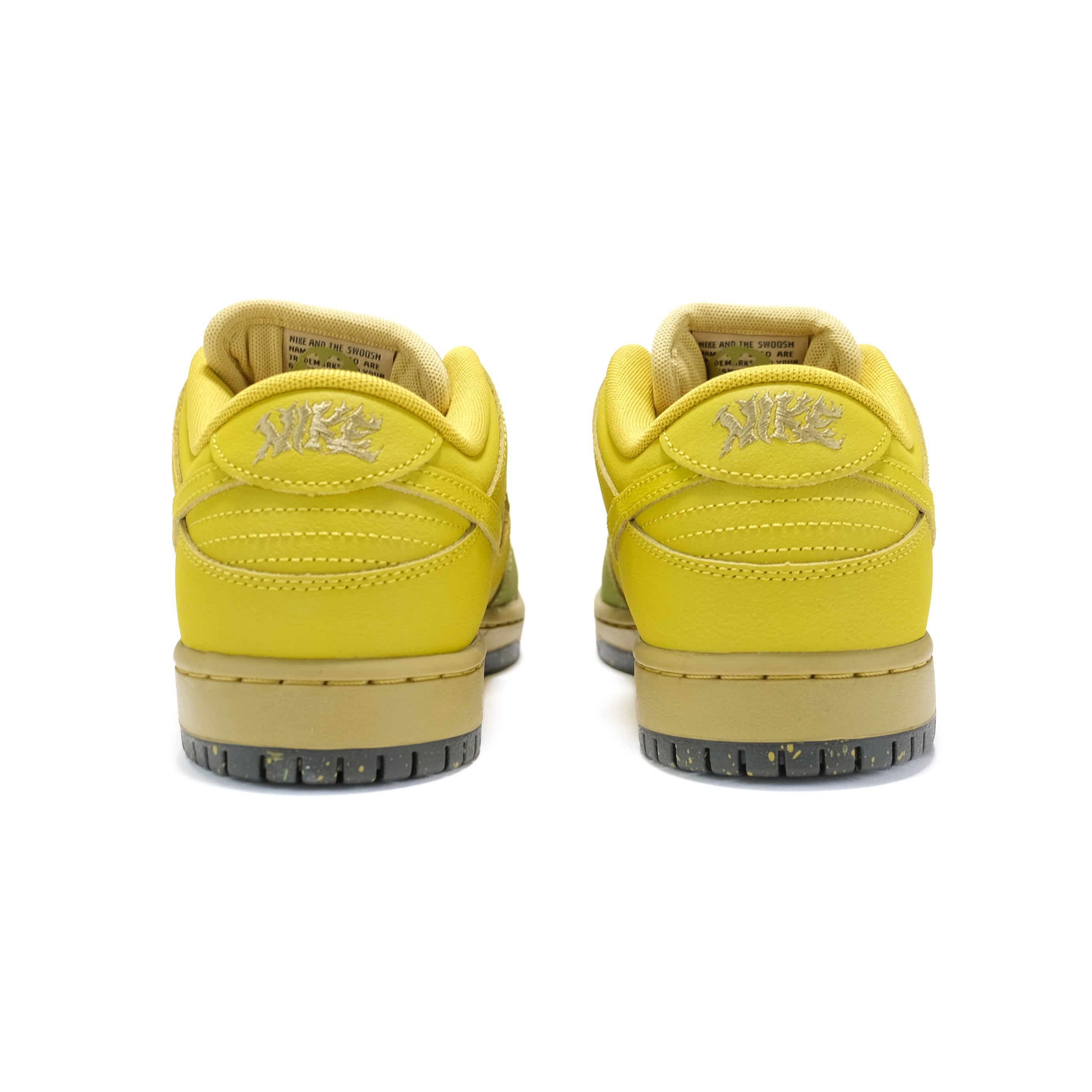 Nike SB Dunk Low Pro - Saffron Quartz/Saffron Quartz-Pear