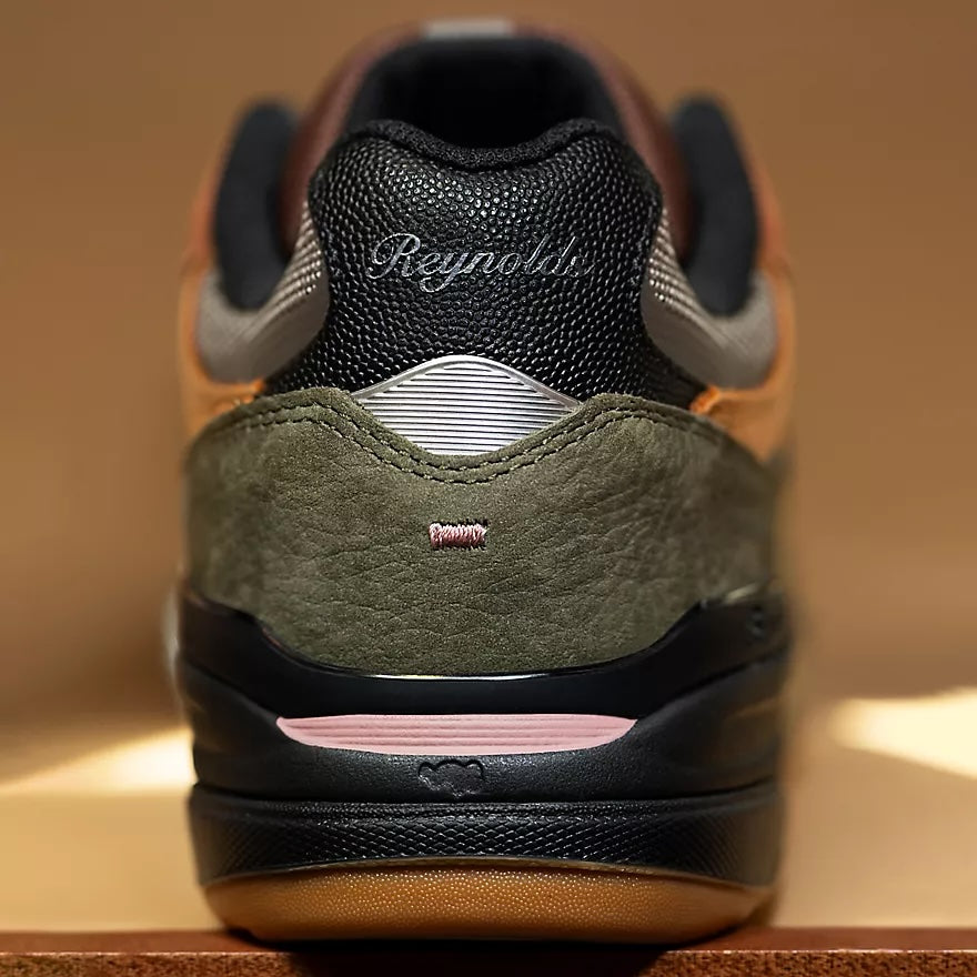 NB Numeric Reynolds x Lotti 933 - Brown/Pink