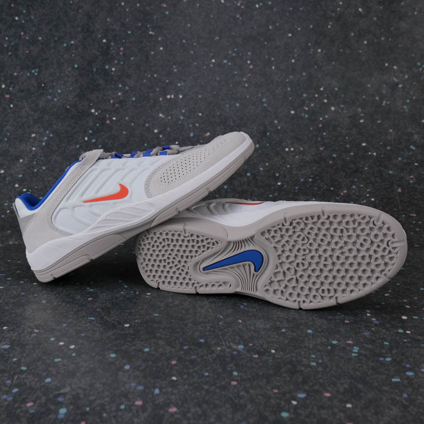 Nike SB Vertebrae - Summit White/Cosmic Clay