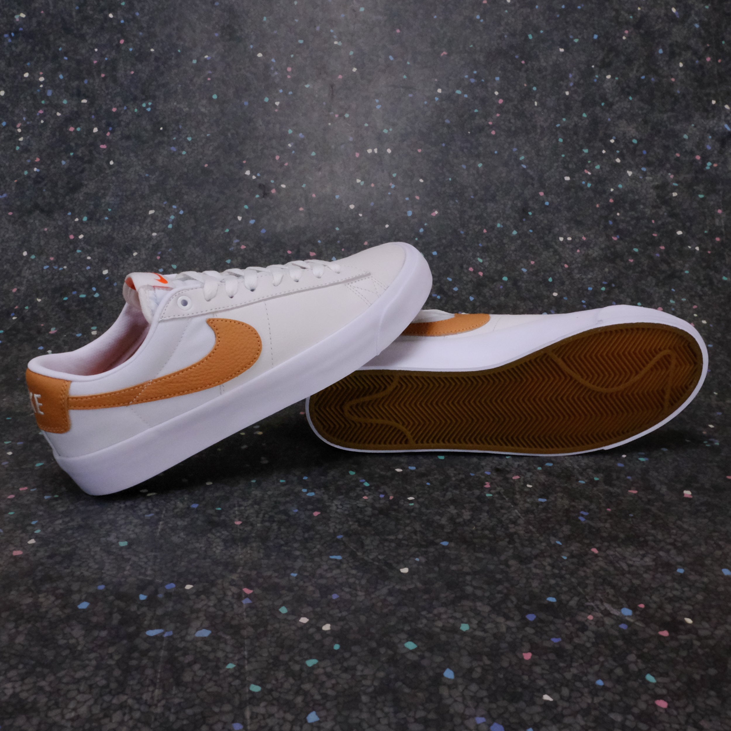 Zoom Blazer Low Pro GT ISO - White/LT Cognac White