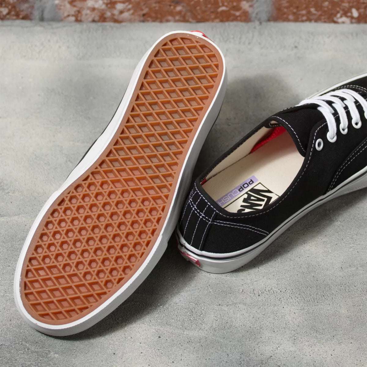 Skate Authentic - Black/White